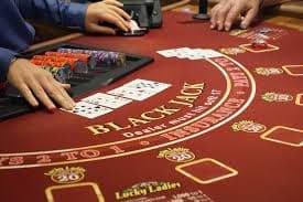 Catatan event dan privasi pengguna